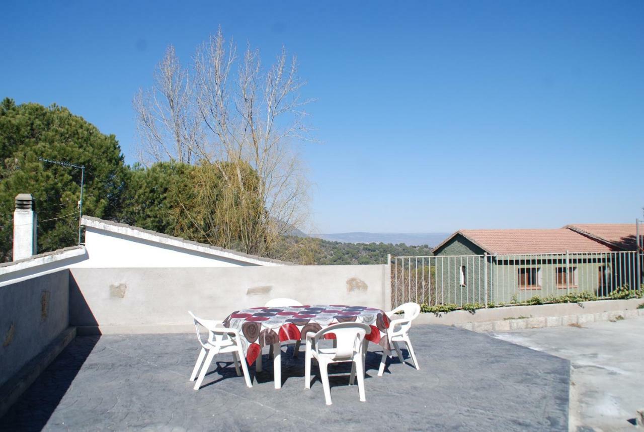 Casa Rural Mirando A Gredos Cadalso de los Vidrios Esterno foto
