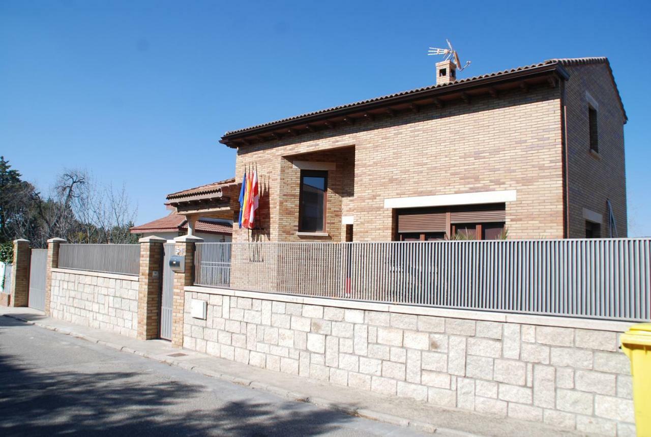 Casa Rural Mirando A Gredos Cadalso de los Vidrios Esterno foto
